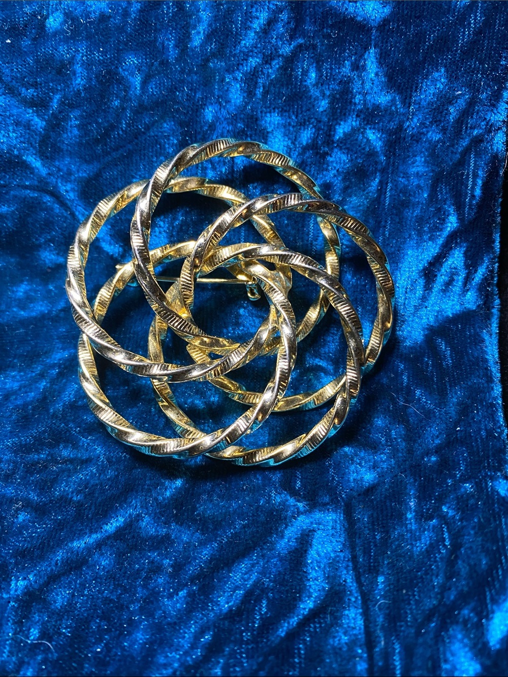 Vintage Monet Style Love knot Gold tone Etched Brooch Antique
